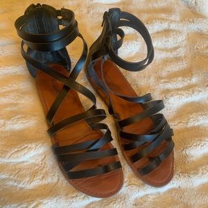 American Eagle Gladiator Sandals Women’s size 8